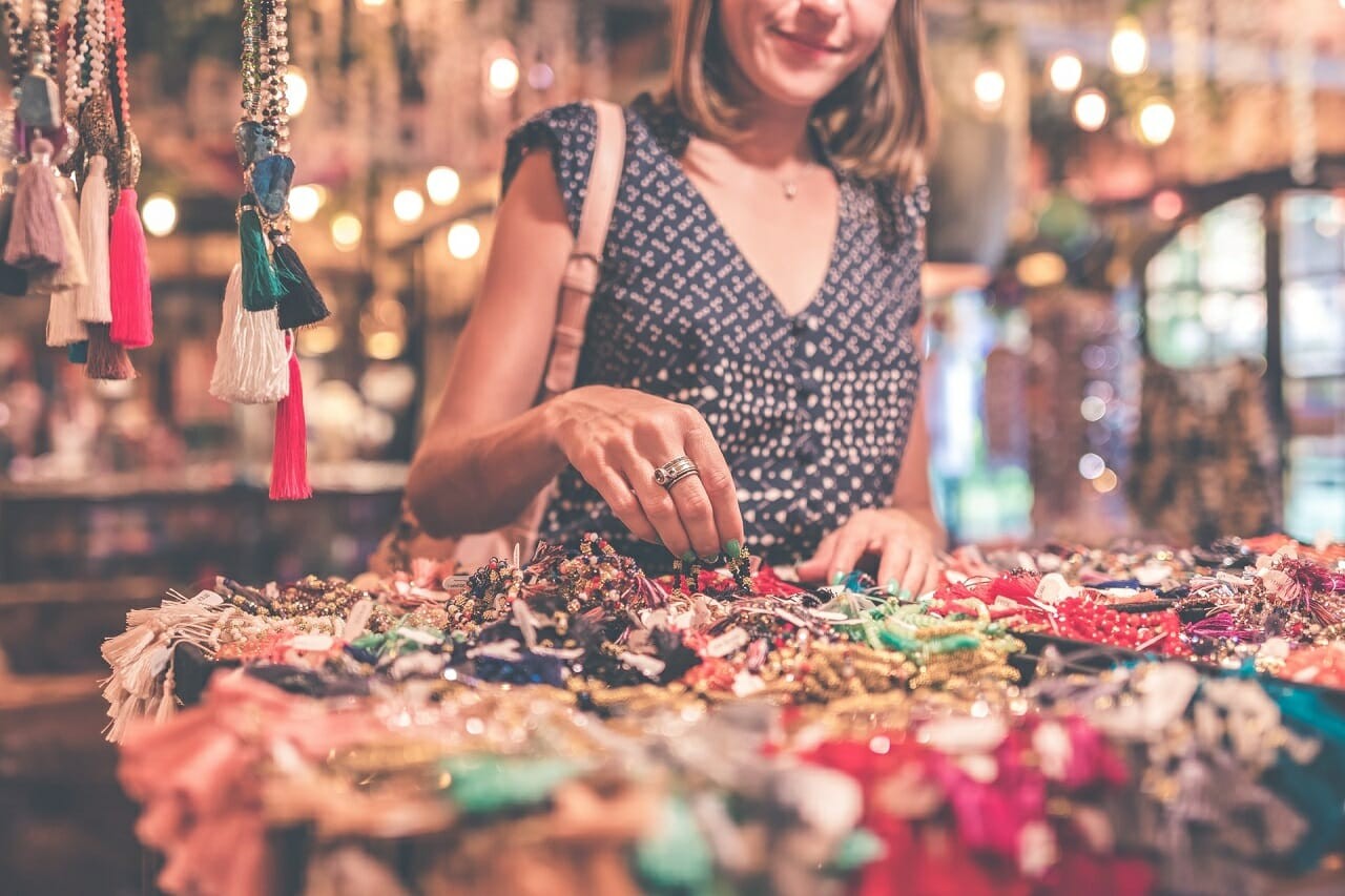 tourist women shopping