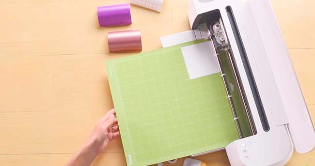 how to cut vinyl on cricut
