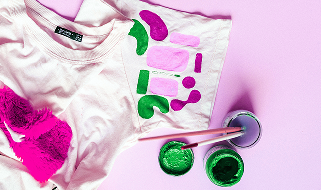 how to turn acrylic paint into fabric paint without medium