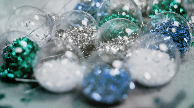 CRISTALL ORNAMENTS FILLED WITH GLITTER