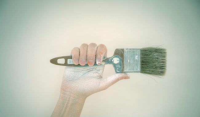 clean polyurethane brush with thinner_