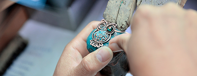 wire wrapping a stone