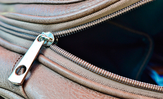 How to fix a zipper on a bag