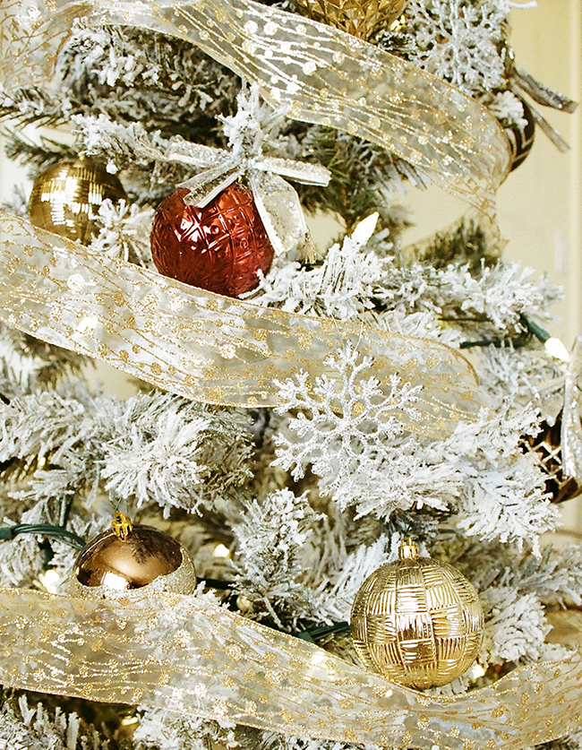 waterfall ribbon Christmas tree_