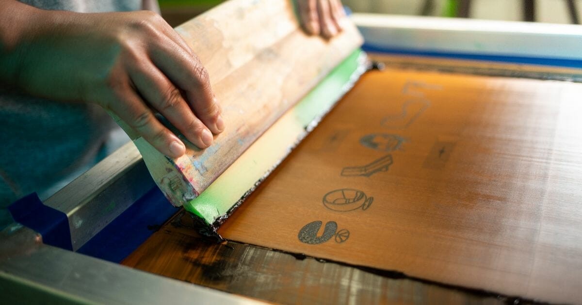 screen printing manually